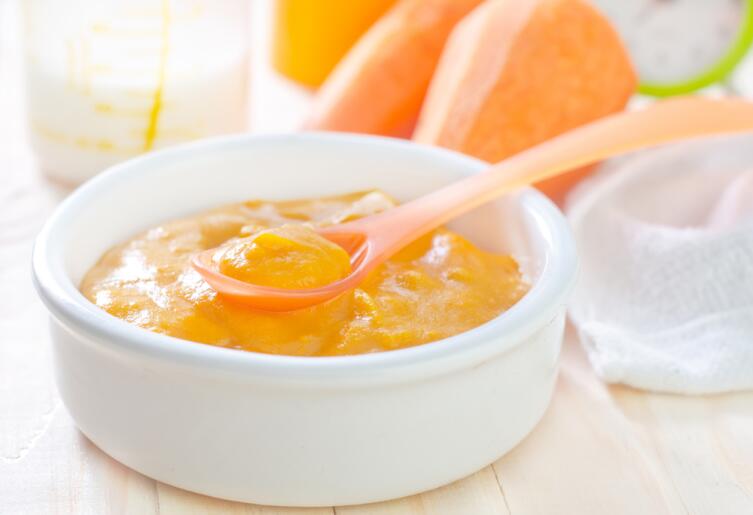 Замена меланжа морковным пюре в 2-4 раза повышает стойкость бисквита
