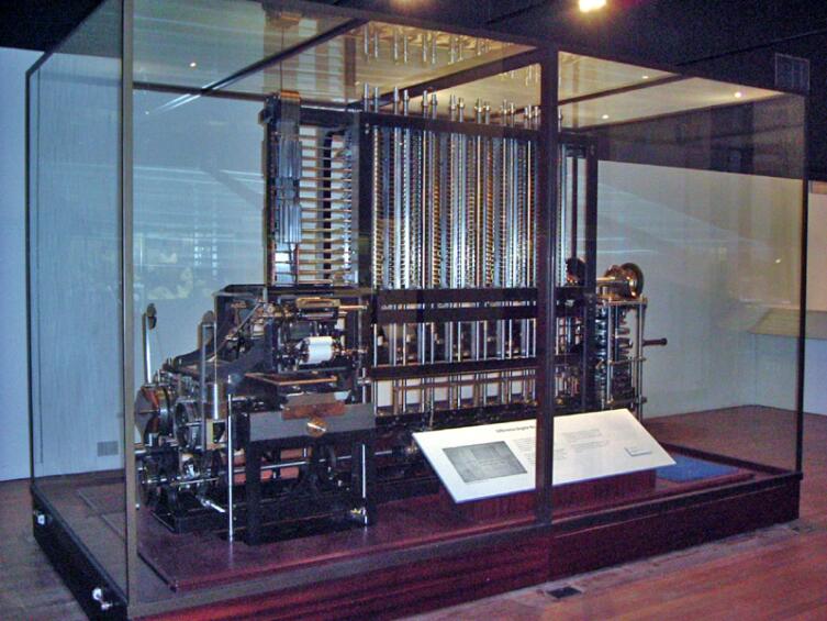 Копия разностной машины в лондонском Музее науки