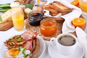 Это «поздний завтрак, плавно переходящий в ранний обед»