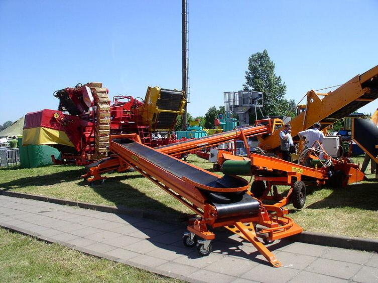 Конвейерная техника на сельскохозяйственной выставке в Минске
