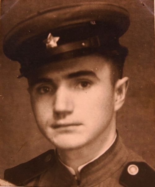 Виктор Яковлевич в 1946 году после возвращения из Франции