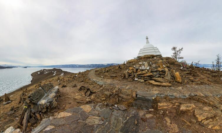 Ступа Просветления на острове Огой, на Байкале