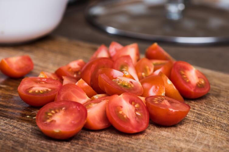 В помидорах содержится ликопен, способствующий предотвращению рака