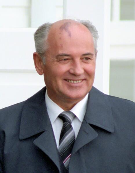 М. Горбачев приоткрыл границы