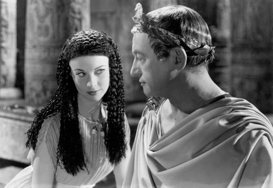 Вивьен Ли в образе Клеопатры в фильме «Цезарь и Клеопатра», 1945 г.