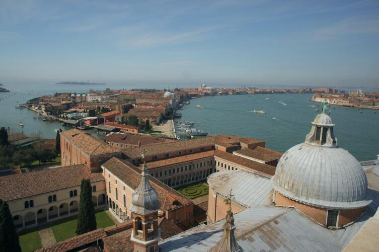Вид на Венецию с колокольни собора Сан-Джоорджо-Маджоре
