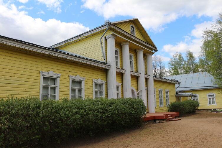 Здание музея-заповедника М. П. Мусоргского
