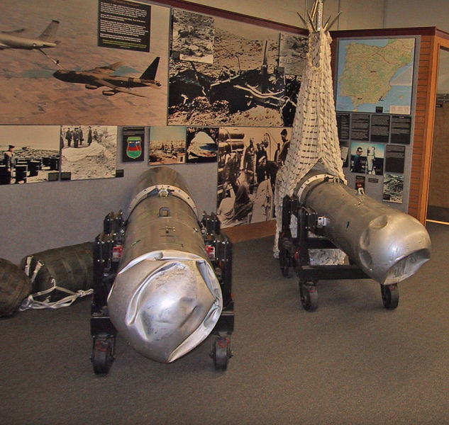 Оболочки двух термоядерных бомб B28 из Паломареса находятся в музее 