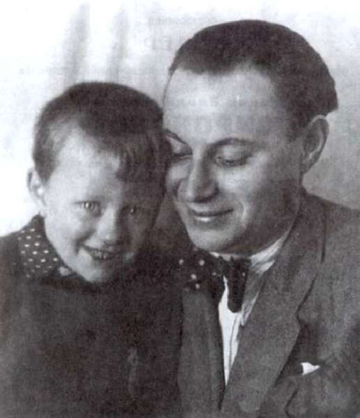  Андрей Миронов с отцом Александром Менакером