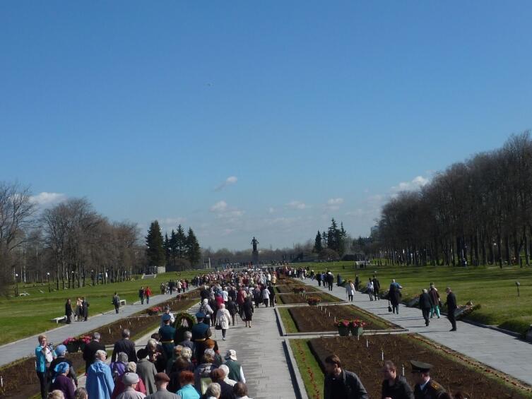 Пискаревское кладбище 8 мая