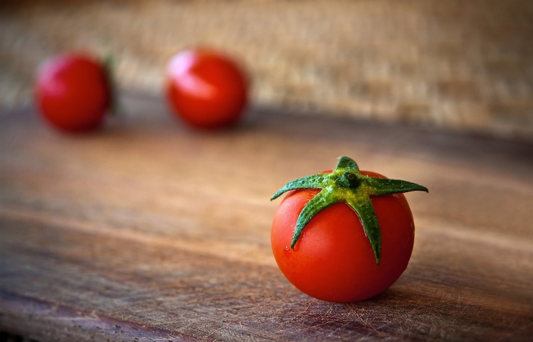 В Италии были популярны кухонные таймеры в виде томата, отсюда и название техники