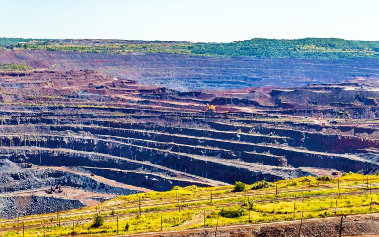 Добыча железной руды в Михайловском поле 