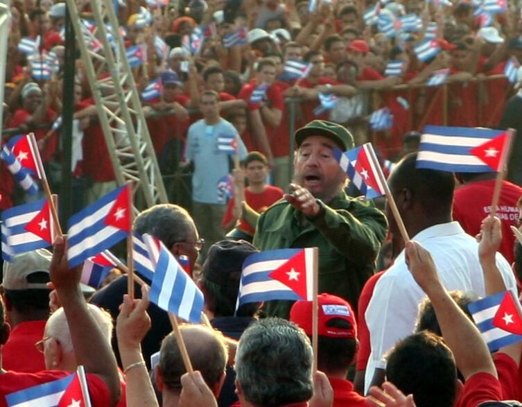Ф. Кастро на первомайской демонстрации в Гаване