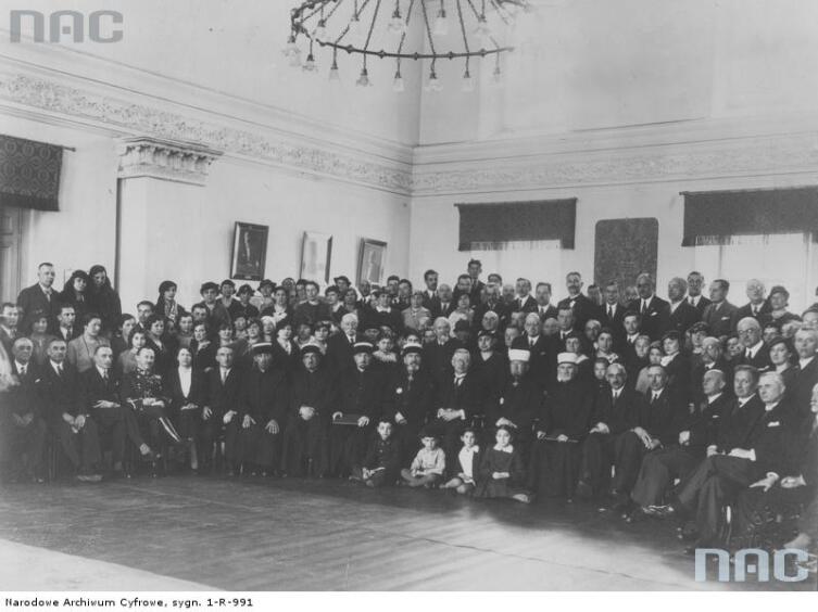 Участники торжеств по случаю утверждения Устава караимского религиозного союза 26 апреля 1936 г.