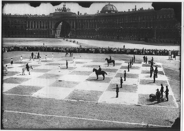 «Живые шахматы» на Дворцовой площади, 1924 год