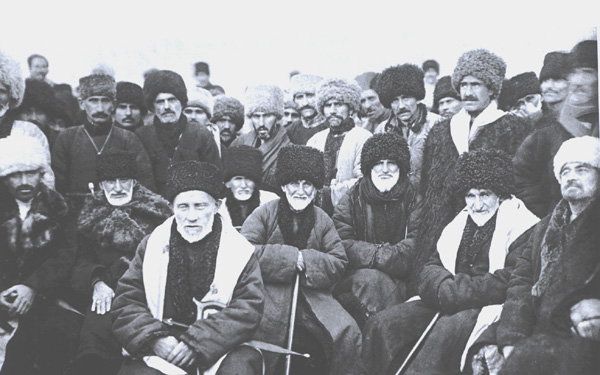 Представители чеченского народа во время провозглашения Чеченской АО, январь 1923 г.