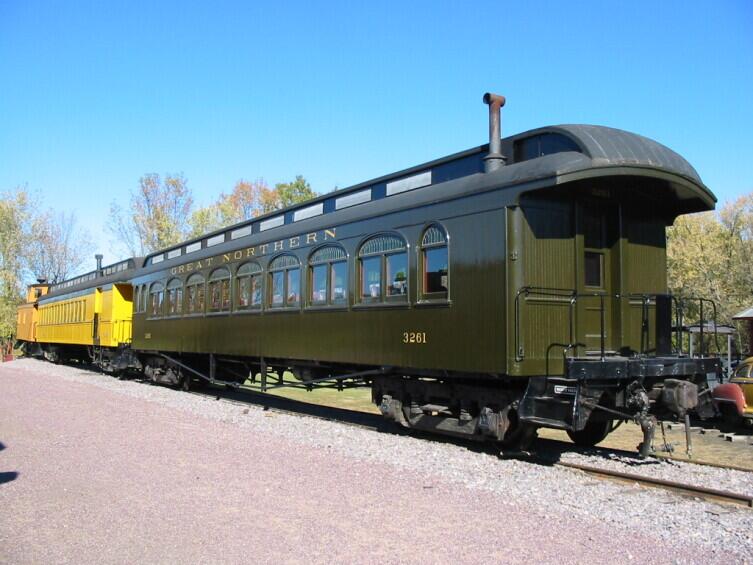 Пассажирский вагон в Mid-Continent Railway Museum, Висконсин