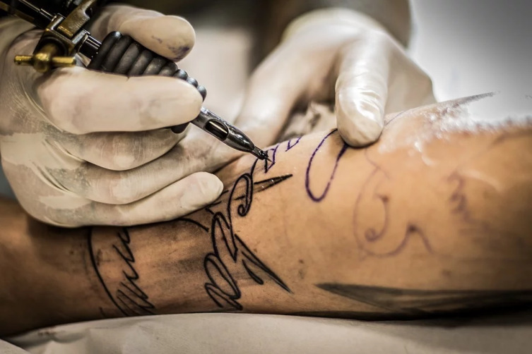 Мода на татуировки: что об этом думают психологи и что говорит медицина?