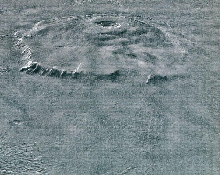 Вулкан Олимп на Марсе — самая высокая гора Солнечной системы. Фото межпланетного зонда «Марс Экспресс»
