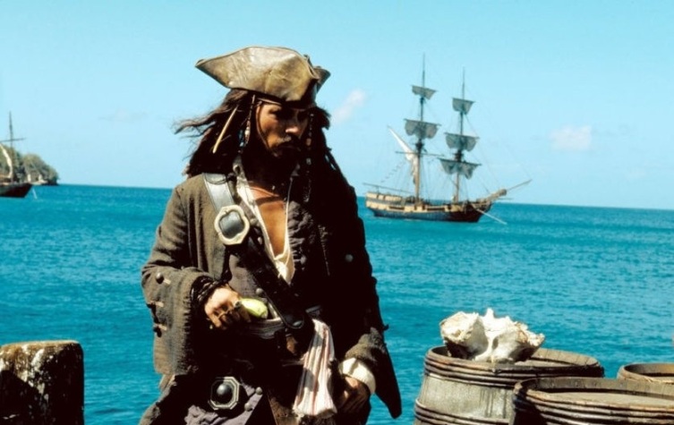 Кадр из к/ф «Пираты Карибского моря: Проклятие Черной жемчужины», 2003 г. 