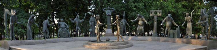 Скульптурная композиция «Дети — жертвы пороков взрослых». Почему шарик ребристый?
