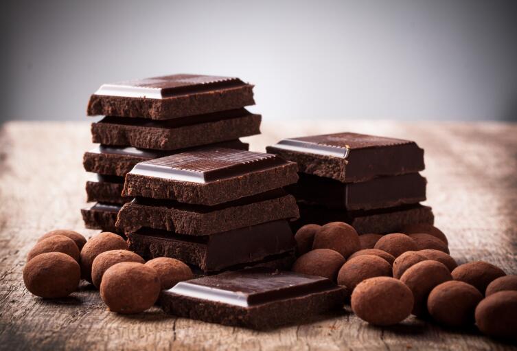 Какими полезными свойствами обладает черный шоколад?