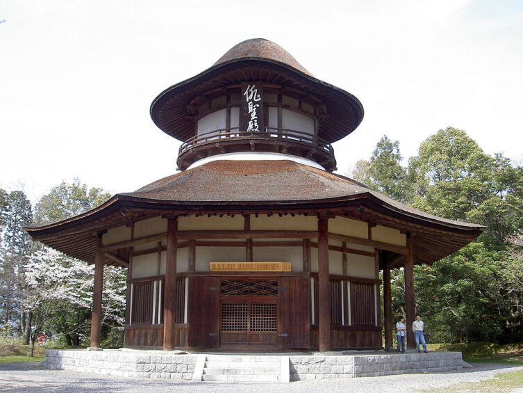 Haiseiden — мемориальный зал в городе Ига, который был построен в честь 300-летия со дня рождения японского поэта Мацуо Басё