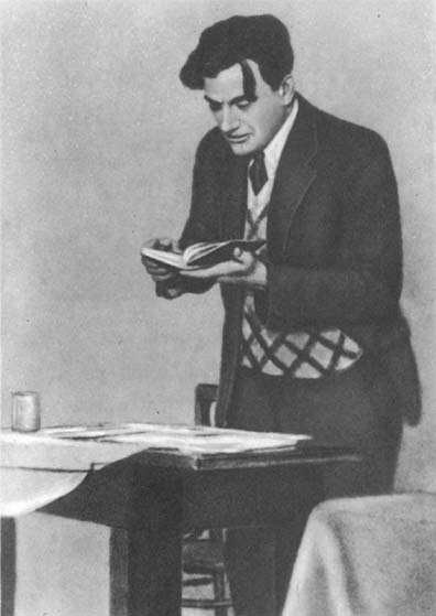 В. В. Маяковский в 1930 г.