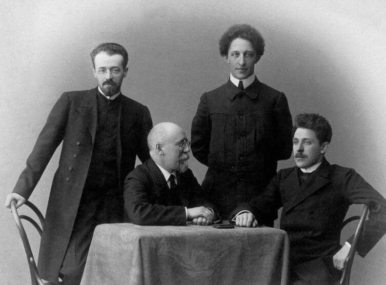 Константин Эрберг, Фёдор Сологуб, Александр Блок, Георгий Чулков. 1908 г.