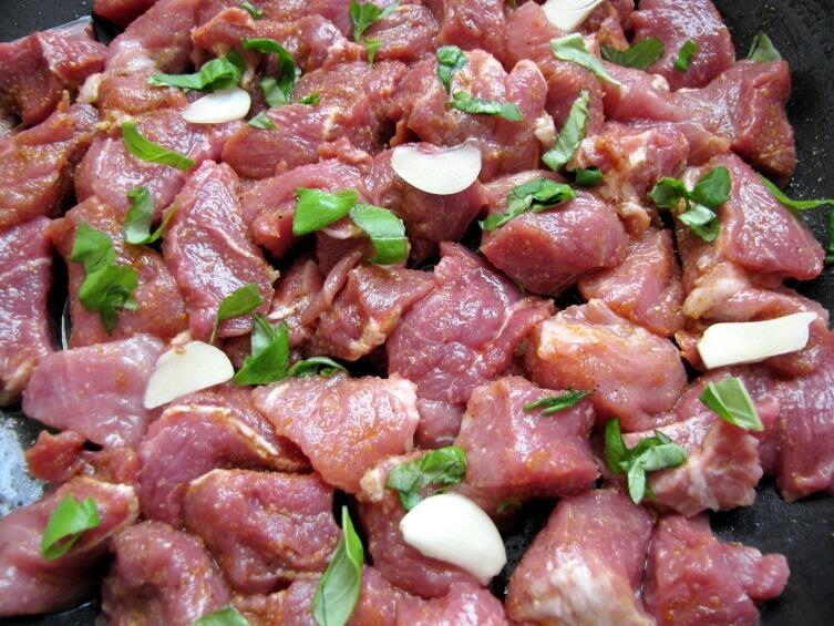 Что такое молдавский горгорос? Жаркое со свининой и капустой