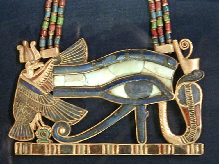 Амулет Уаджет с богинями Нехбет и Уаджит из гробницы Тутанхамона, XIV век до н. э.