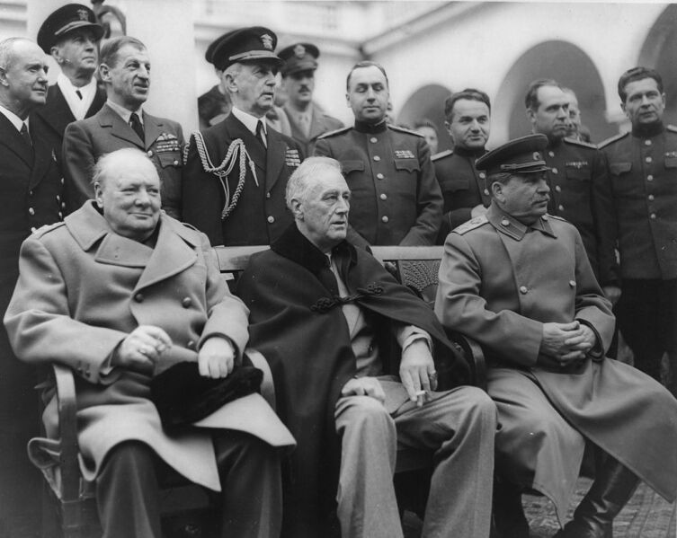 Черчилль, Рузвельт, Сталин на Ялтинской конференции. Февраль 1945 г.