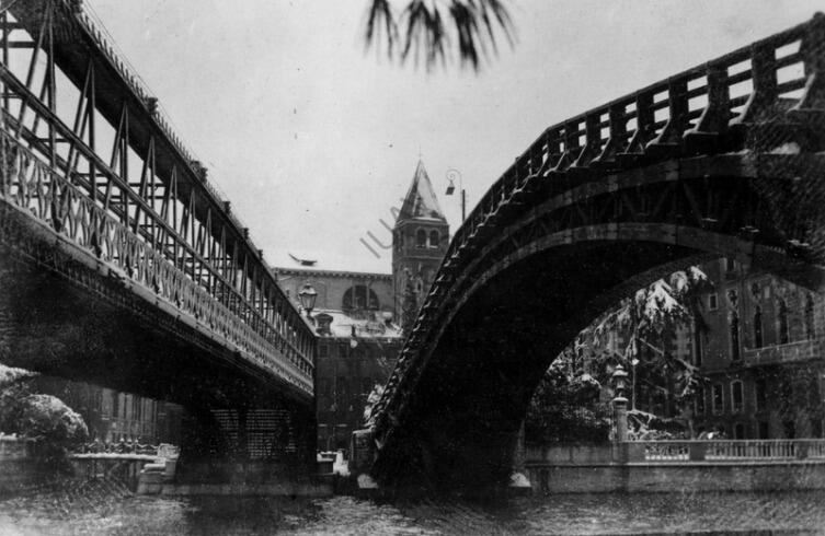 Мост милосердия и мост Академии, 1933 г.