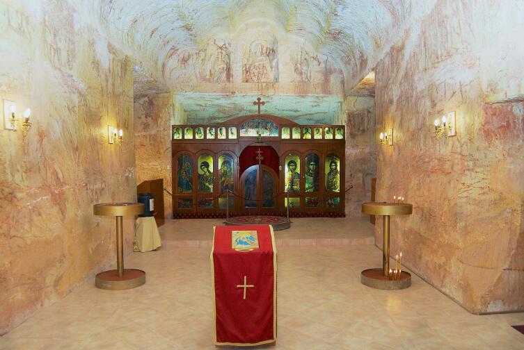 Подземная Сербская православная церковь в Кубер Педи