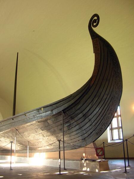 Драккар в музее викингов в Осло