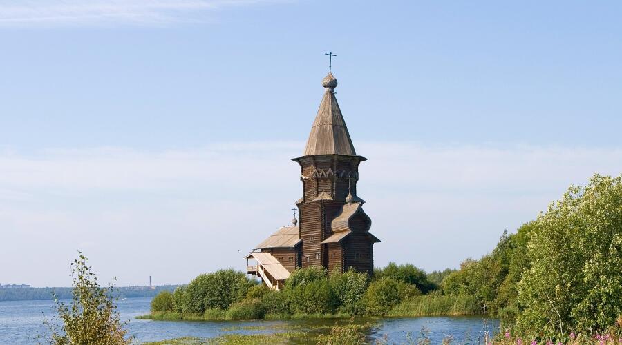 Успенская церковь в Кондопоге (Карелия). 1774 г. Один из лучших памятников «шатрового стиля»