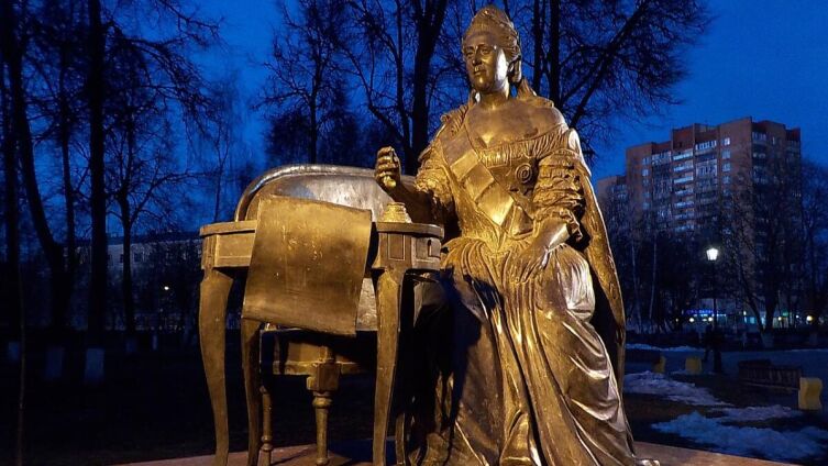 Екатерина II подписывает указ о преобразовании села Подол в город Подольск