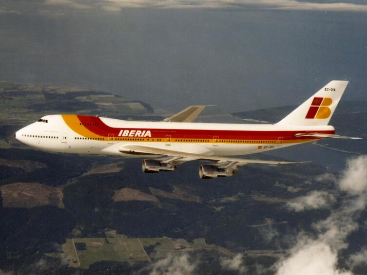 Самолет Вoing 747−200 В компании Iberia.