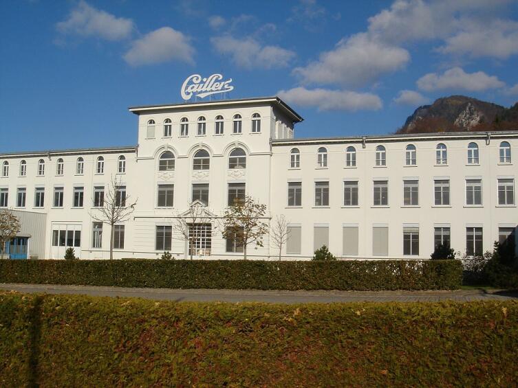 Историческое здание шоколадной фабрики Cailler в Броке, недалеко от Грюйера, Швейцария