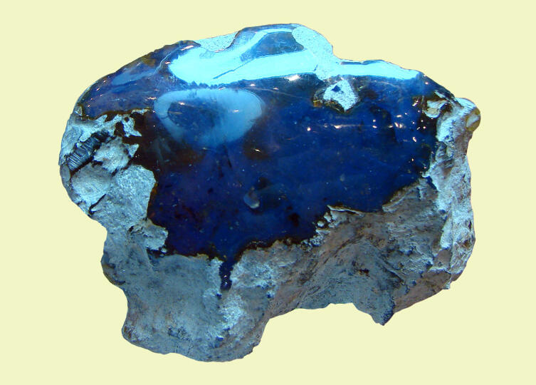 Голубой доминиканский янтарь