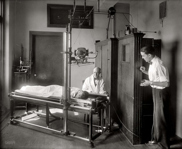 Рентгеновский аппарат. ХХ век
