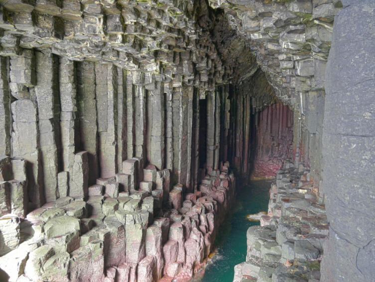 Фингалова пещера 
