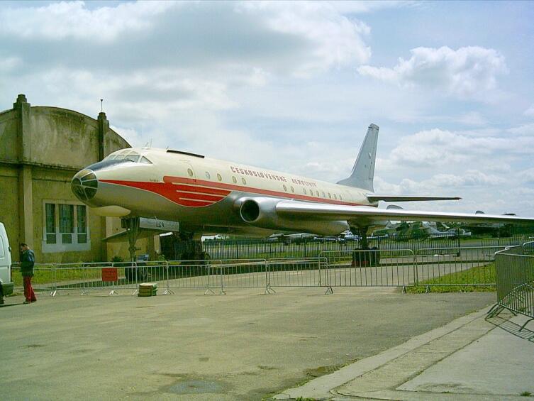 Ту-104А