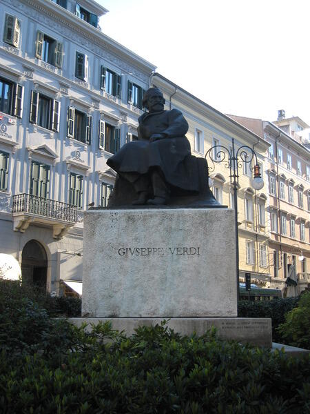 Монумент Верди в Триесте