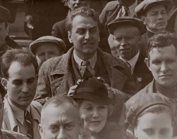 Григорий Александров и Любовь Орлова у мавзолея Ленина, 7 ноября 1935 г.