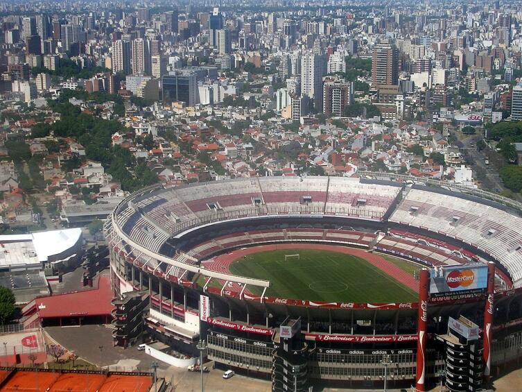Панорама стадиона «Монументаль Ривер Плейт». Буэнос-Айрес