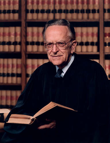 Гарольд Эндрю Блэкман (12 ноября 1908 — 4 марта 1999) — член Верховного суда США