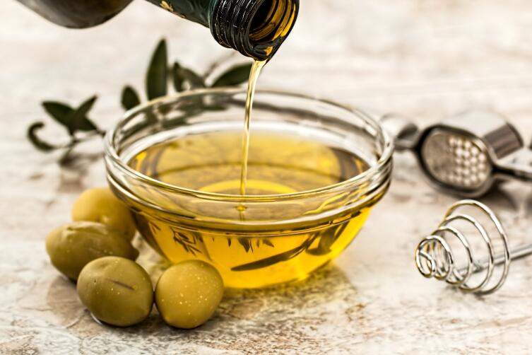 Оливковое масло укрепляет волосы