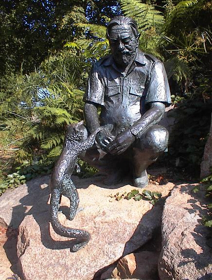 Скульптура в зоопарке Джерси