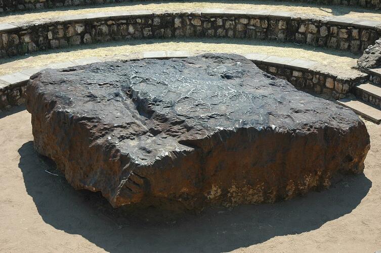 Гоба — крупнейший из найденных метеоритов и железных природных тел